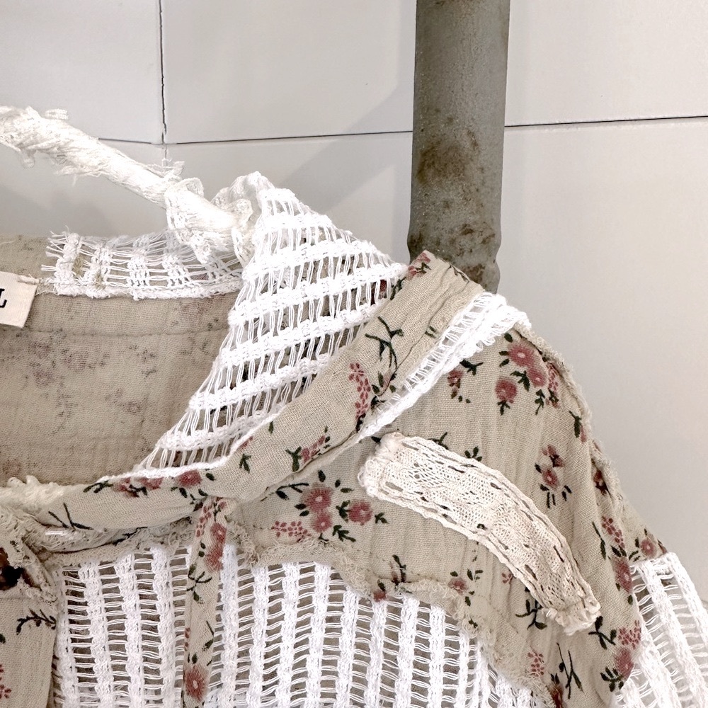 RESTOCKED POL: Floral Patchwork Knit Hooded Jacket/ Top with draw string. - Picture 5 of 9